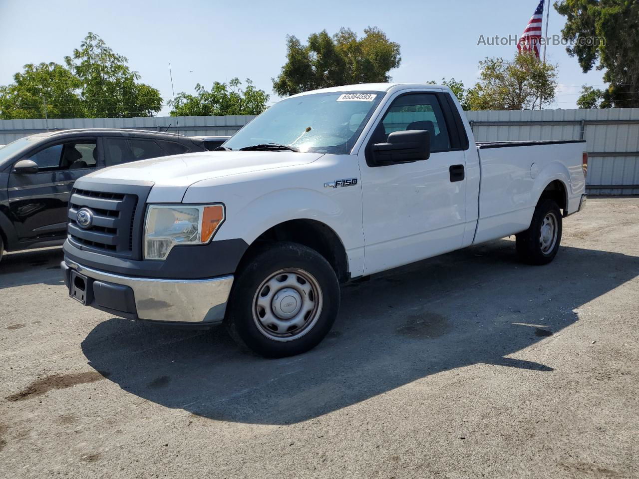 2011 Ford F150  White vin: 1FTNF1CF3BKD68139