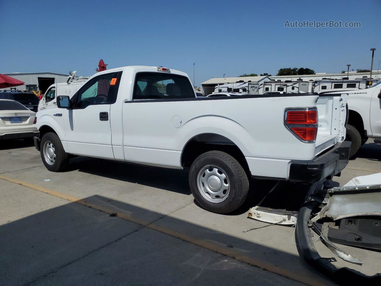 2011 Ford F150  White vin: 1FTNF1CFXBKE19166