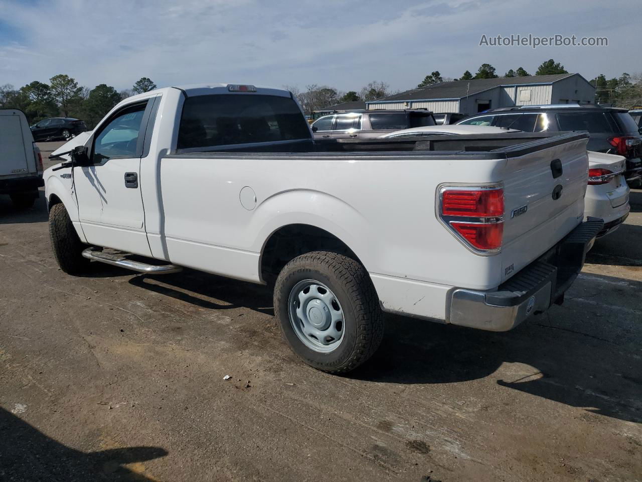 2014 Ford F150  White vin: 1FTPF1CFXEKE82801