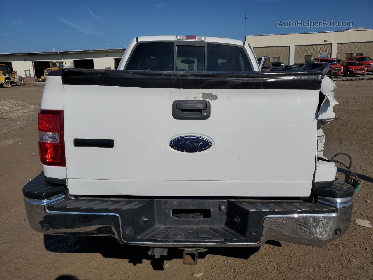 2005 Ford F150  White vin: 1FTPX02585KF10773