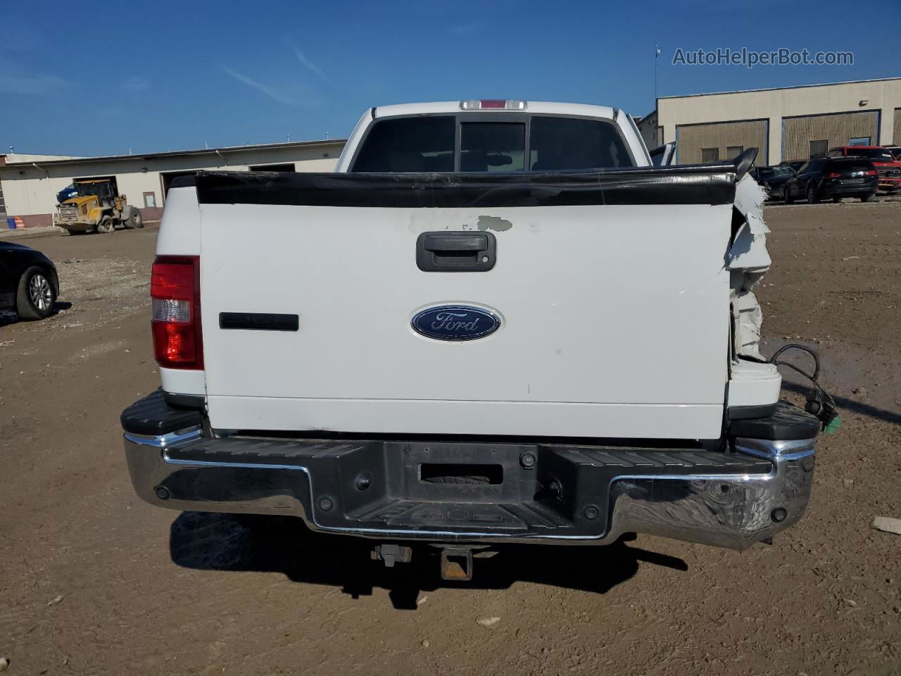 2005 Ford F150  White vin: 1FTPX02585KF10773