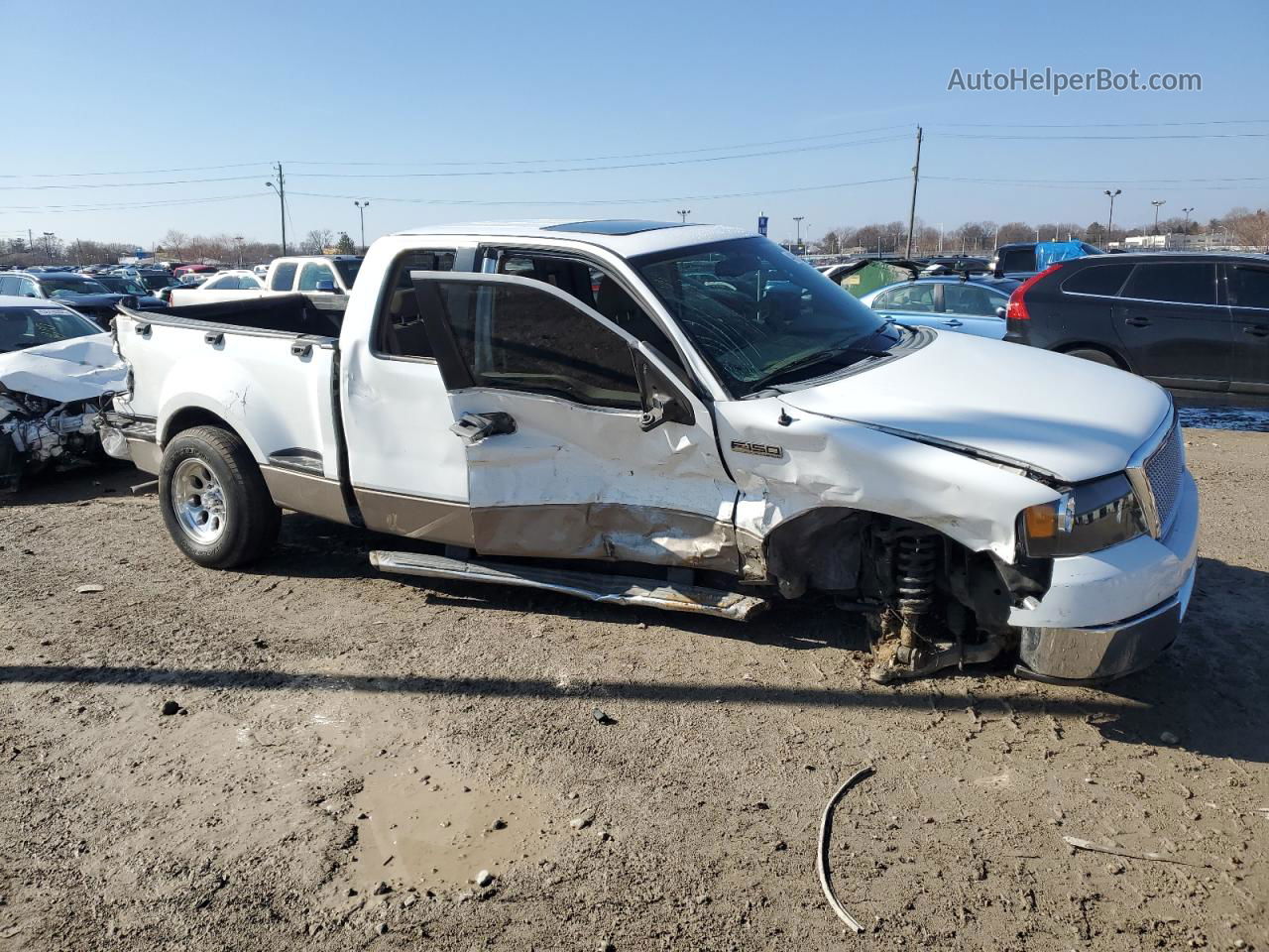 2005 Ford F150  White vin: 1FTPX02585KF10773