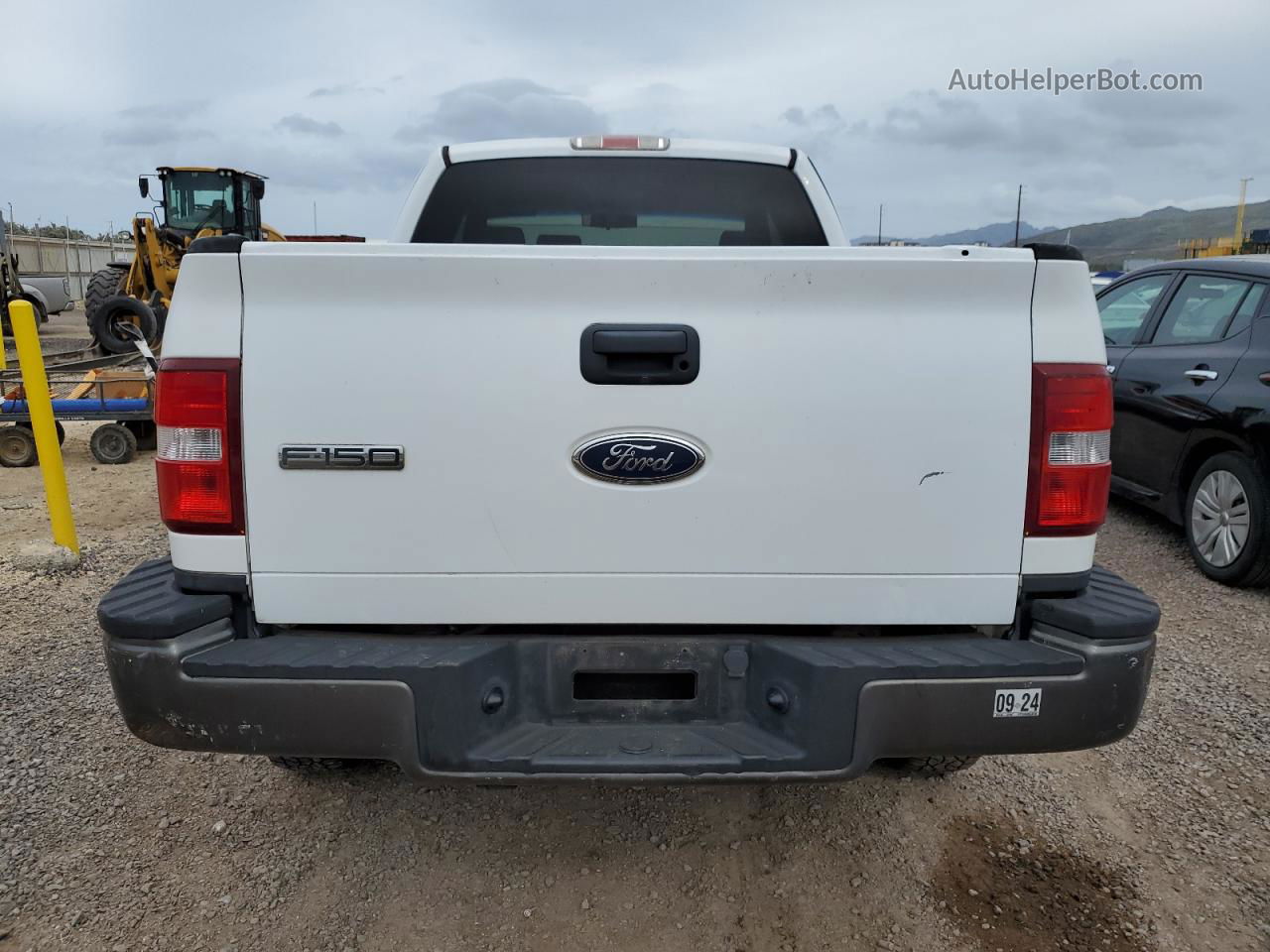 2005 Ford F150  White vin: 1FTPX04505KC98786