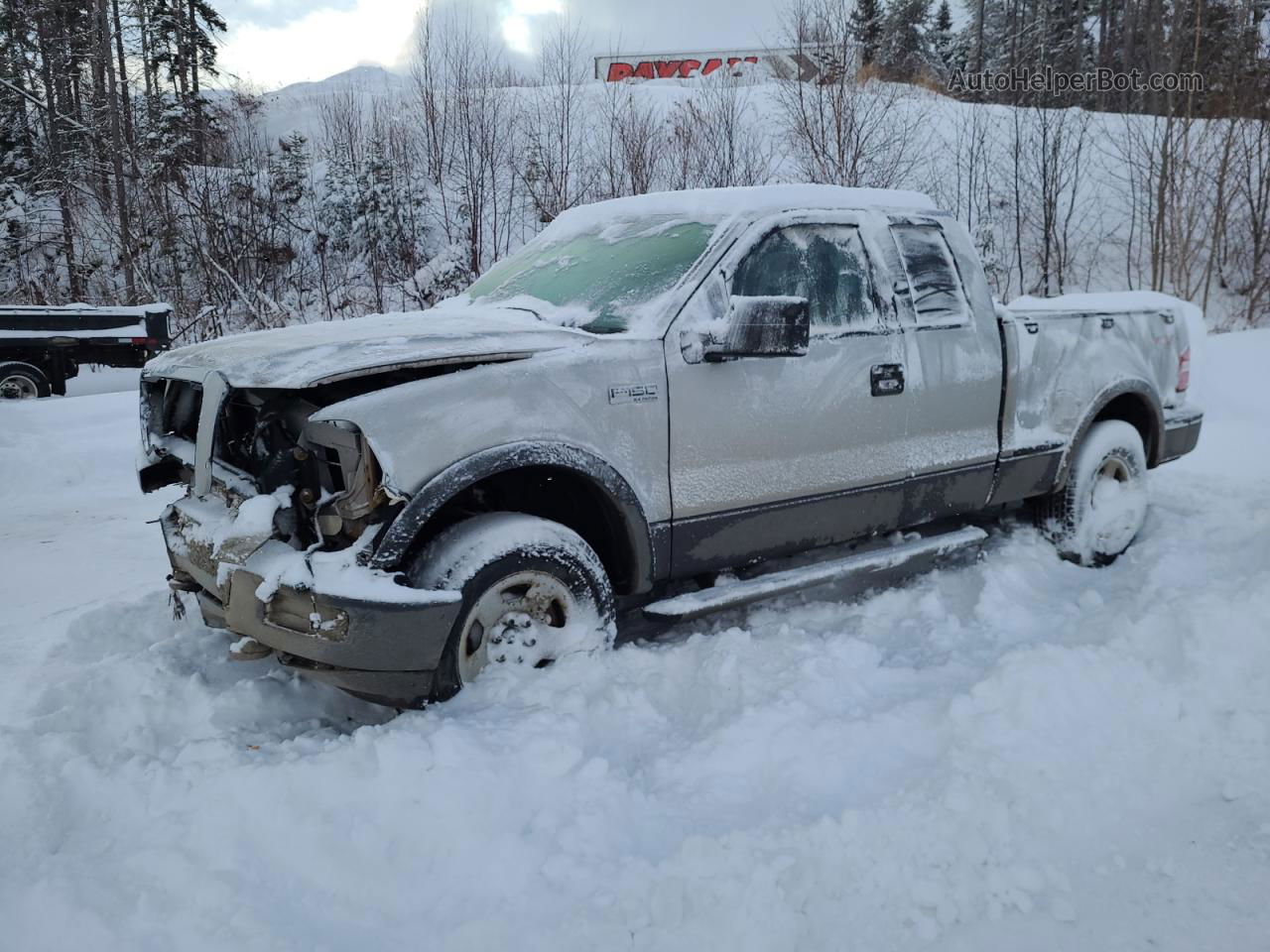 2005 Ford F150  White vin: 1FTPX04565KE80671