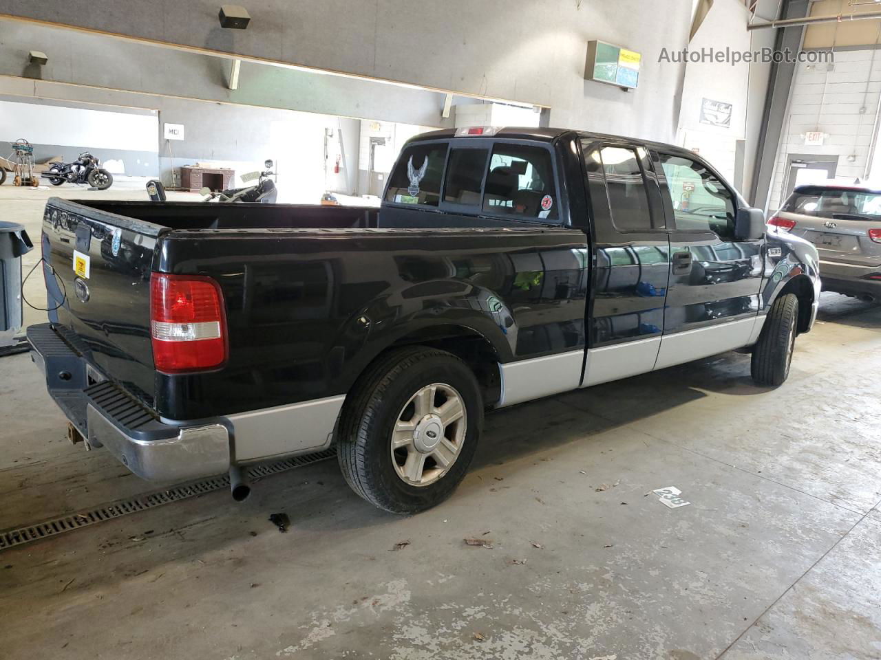 2004 Ford F150  Black vin: 1FTPX12534NC50043