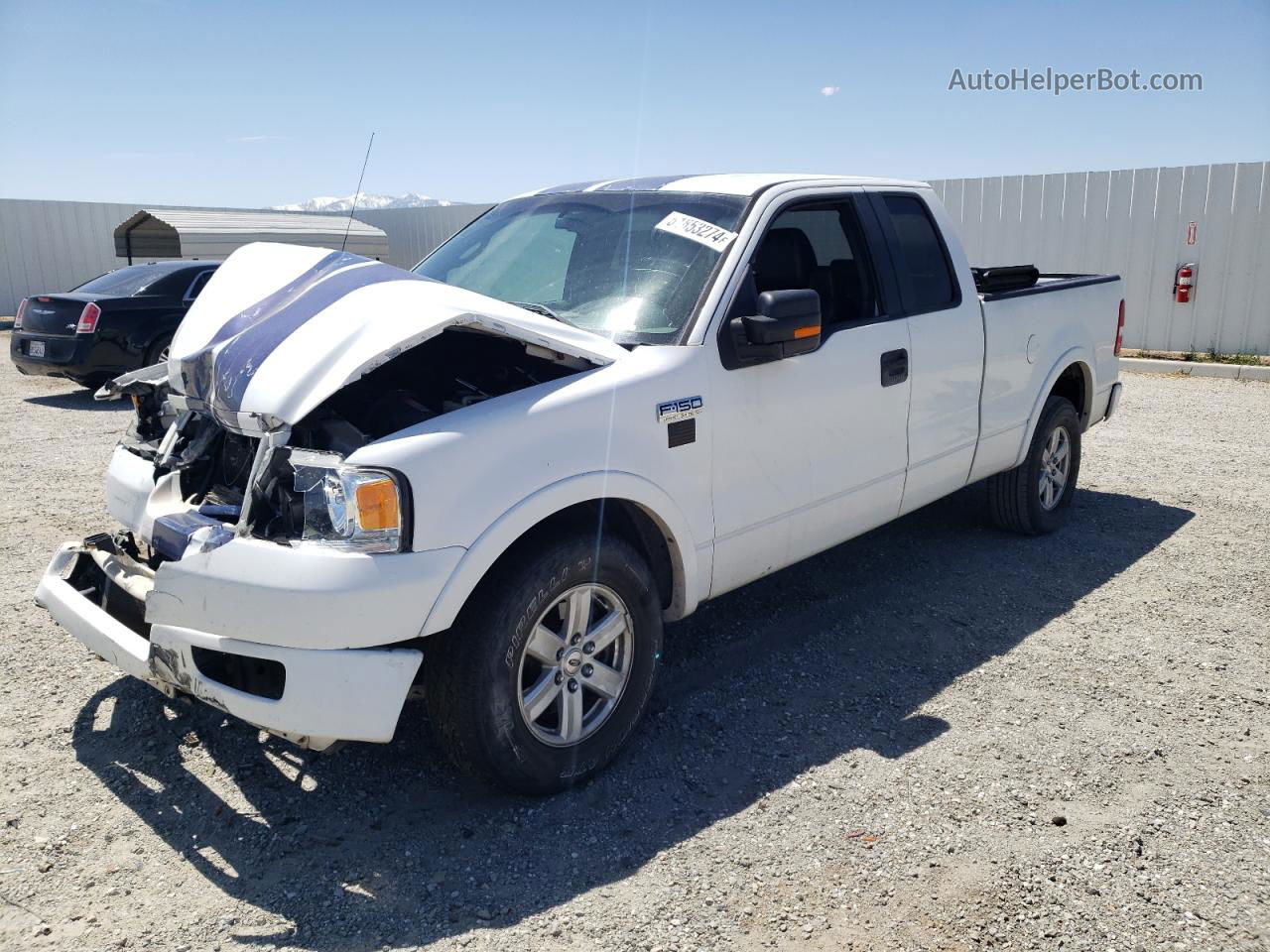 2005 Ford F150  White vin: 1FTPX12595NA59969