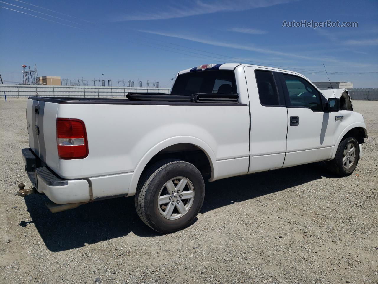 2005 Ford F150  White vin: 1FTPX12595NA59969