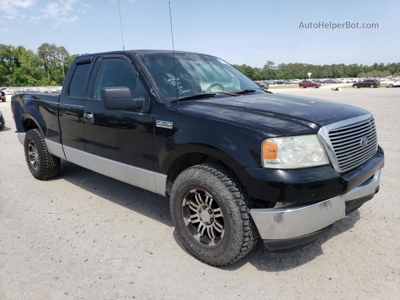 2005 Ford F150  Black vin: 1FTPX12595NB11598