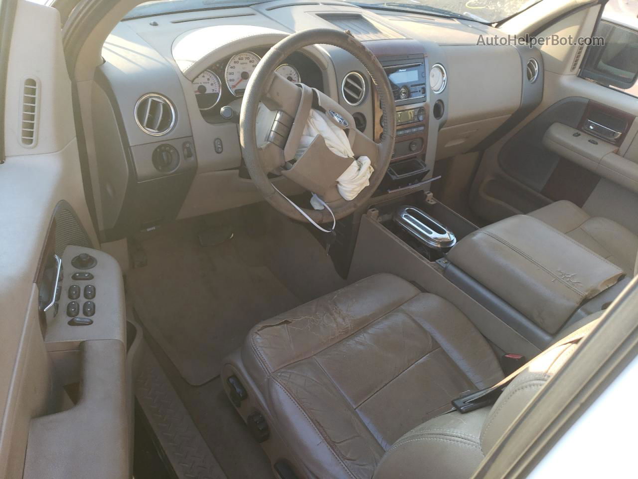 2005 Ford F150  Белый vin: 1FTPX12595NB62289