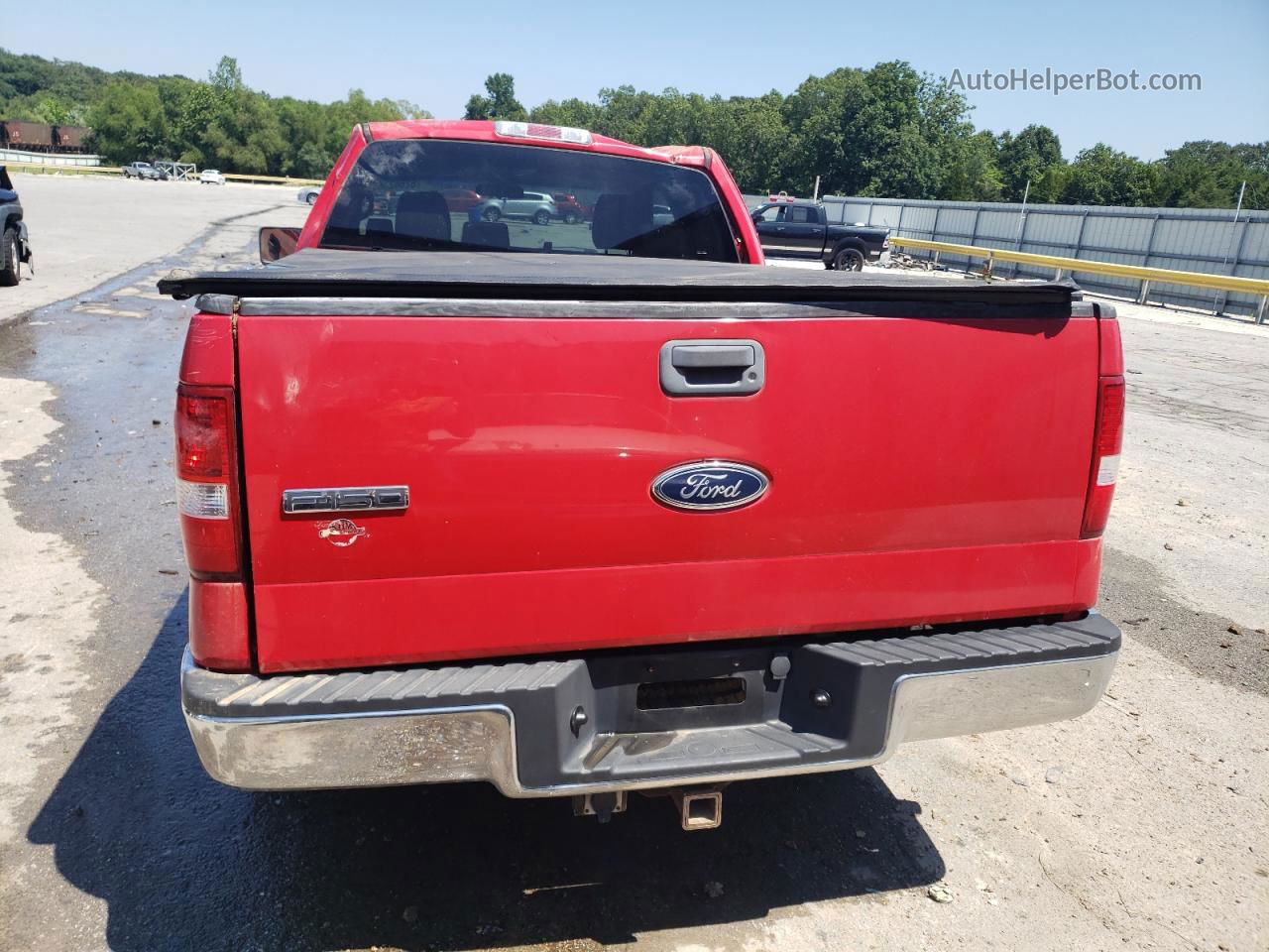 2005 Ford F150  Red vin: 1FTPX125X5NB01274