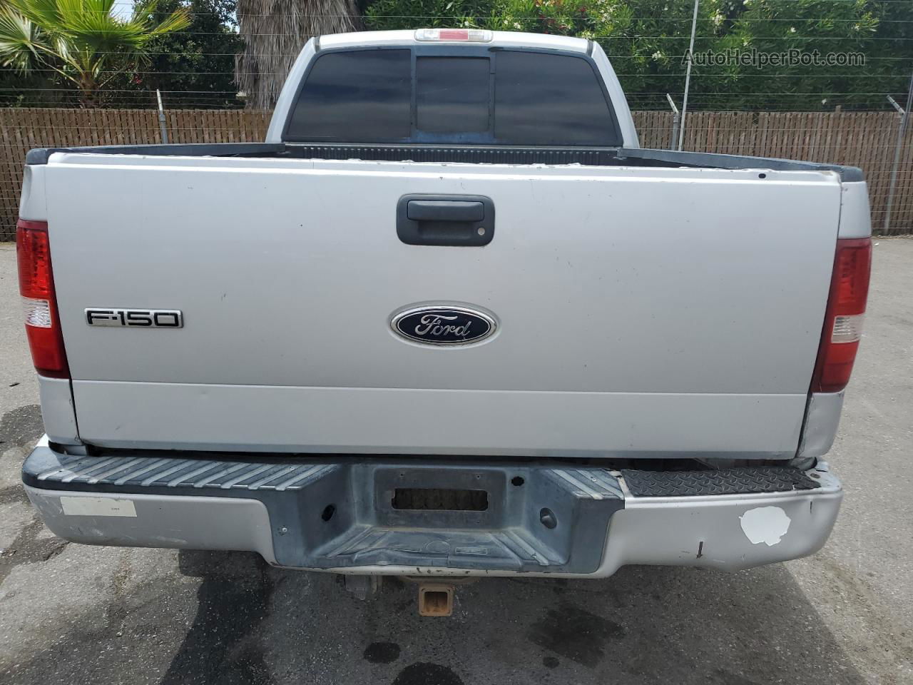 2004 Ford F150  Silver vin: 1FTPX14504NA23454