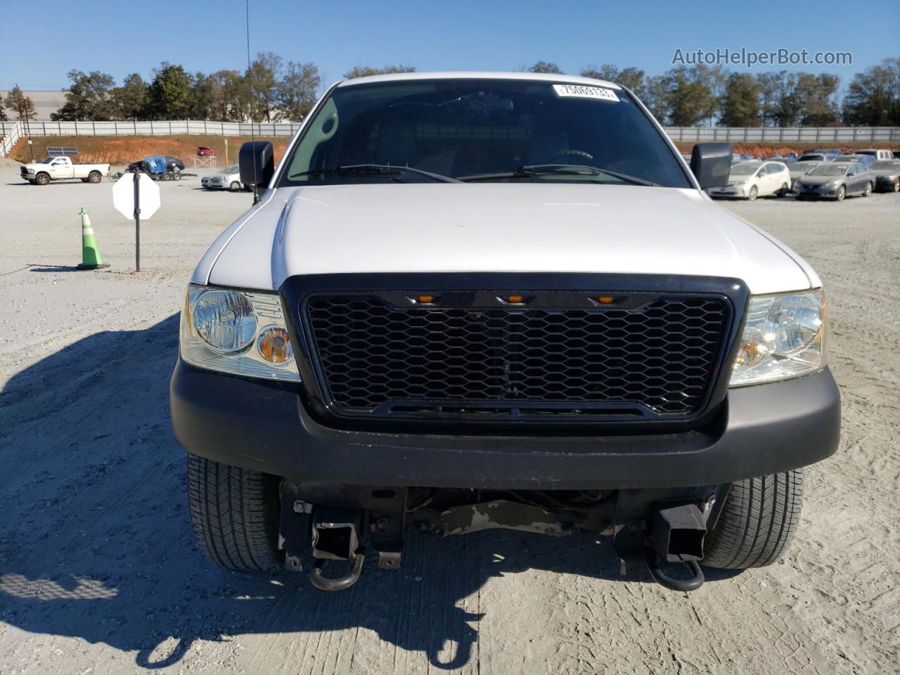 2005 Ford F150  White vin: 1FTPX14525NA78764