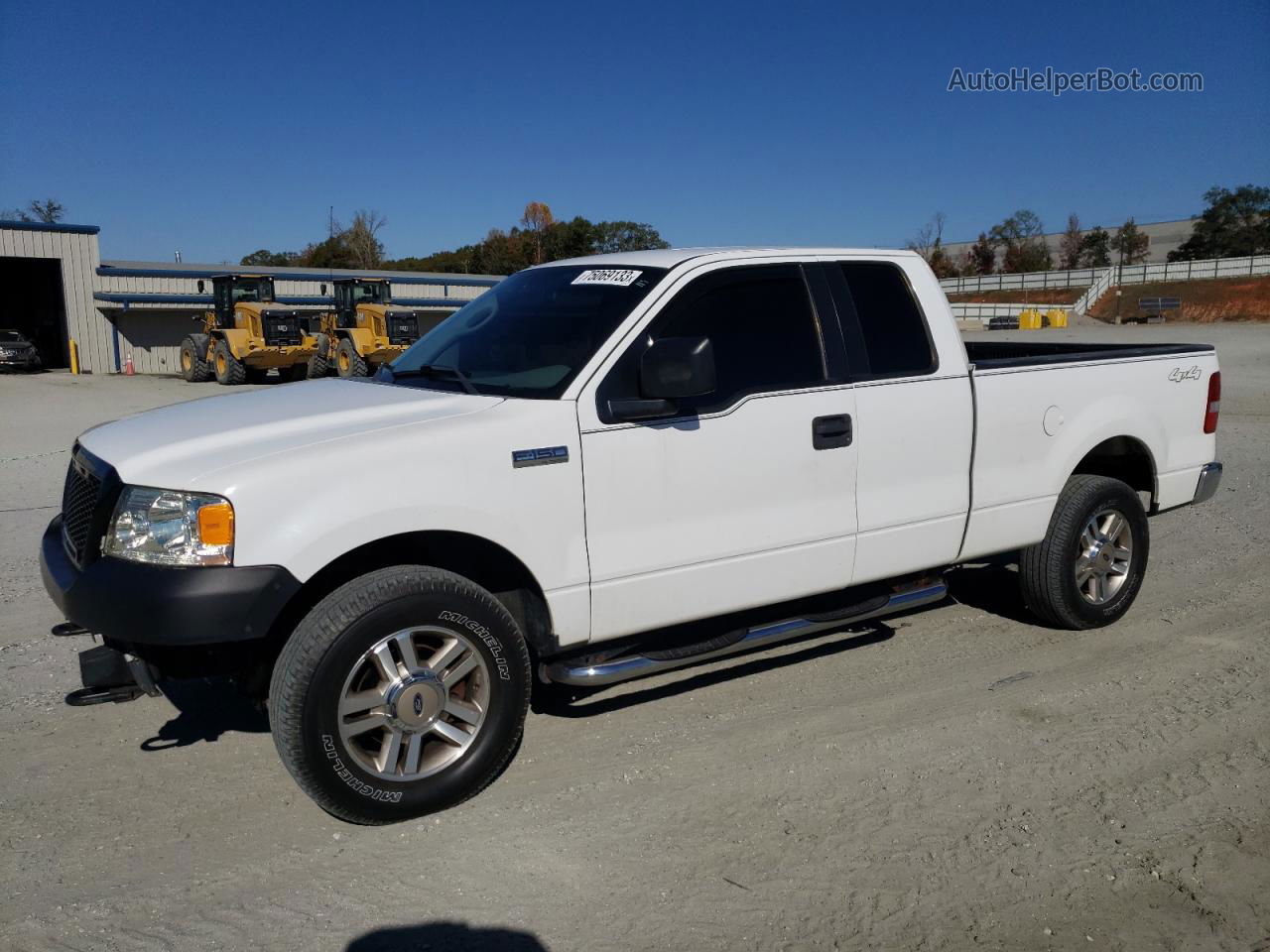 2005 Ford F150  White vin: 1FTPX14525NA78764