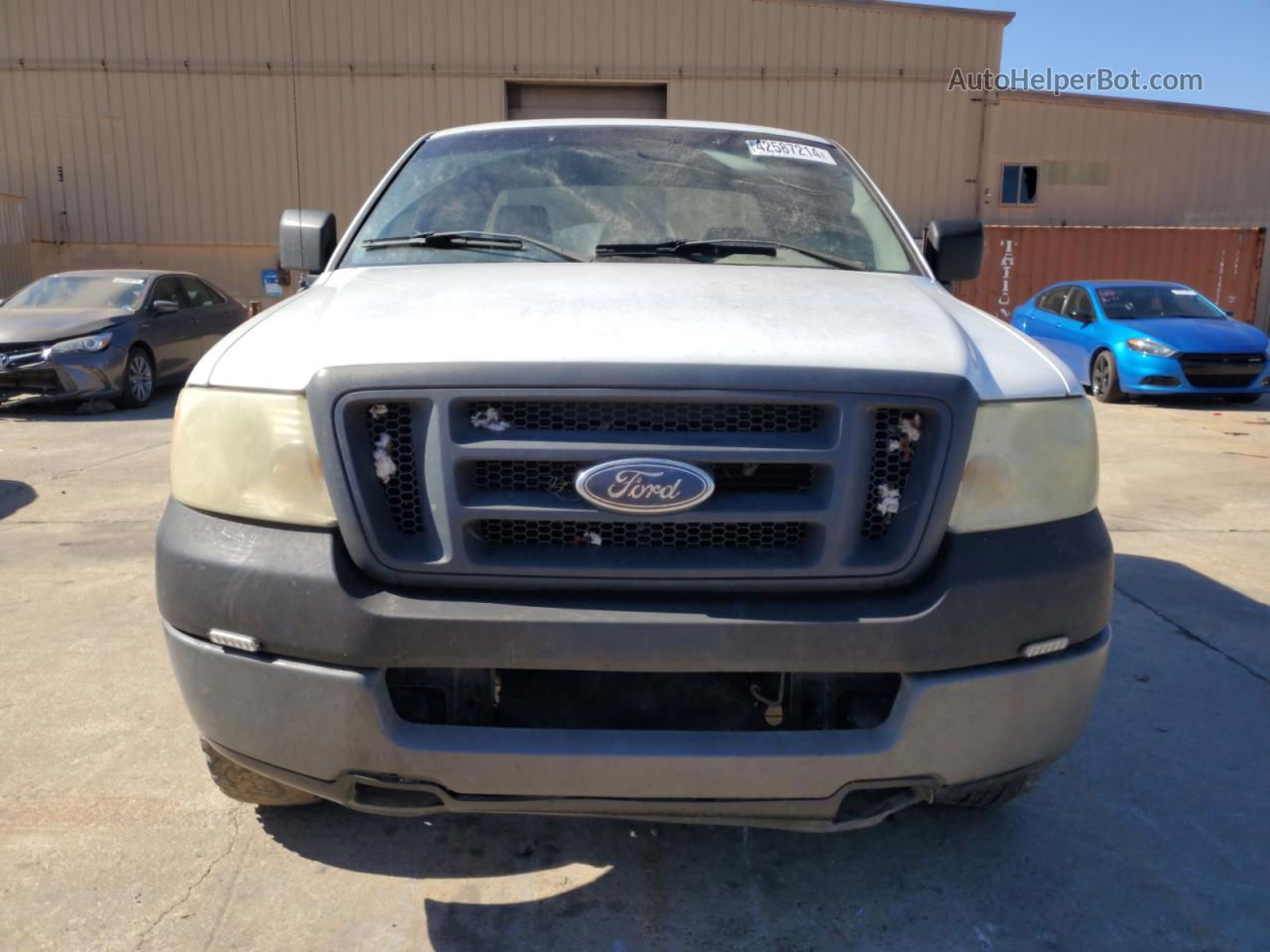 2005 Ford F150  White vin: 1FTPX14525NB66892