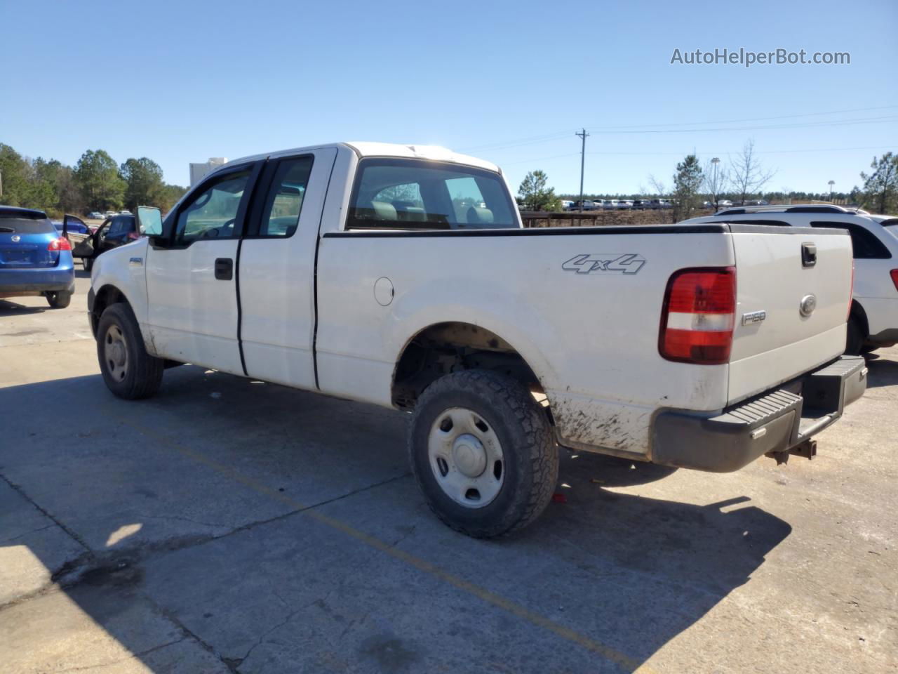 2005 Ford F150  White vin: 1FTPX14525NB66892