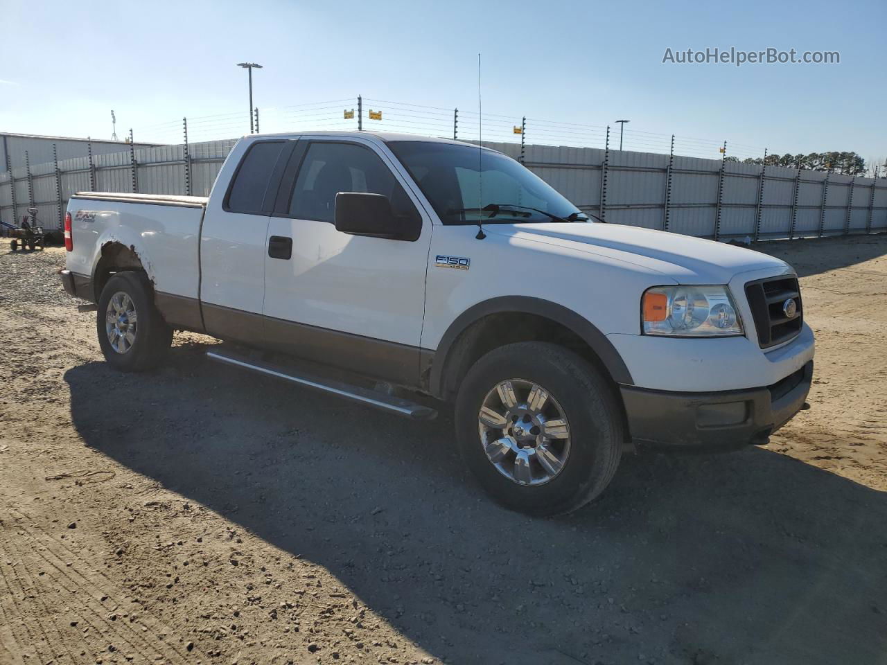 2005 Ford F150  White vin: 1FTPX14565NA88732