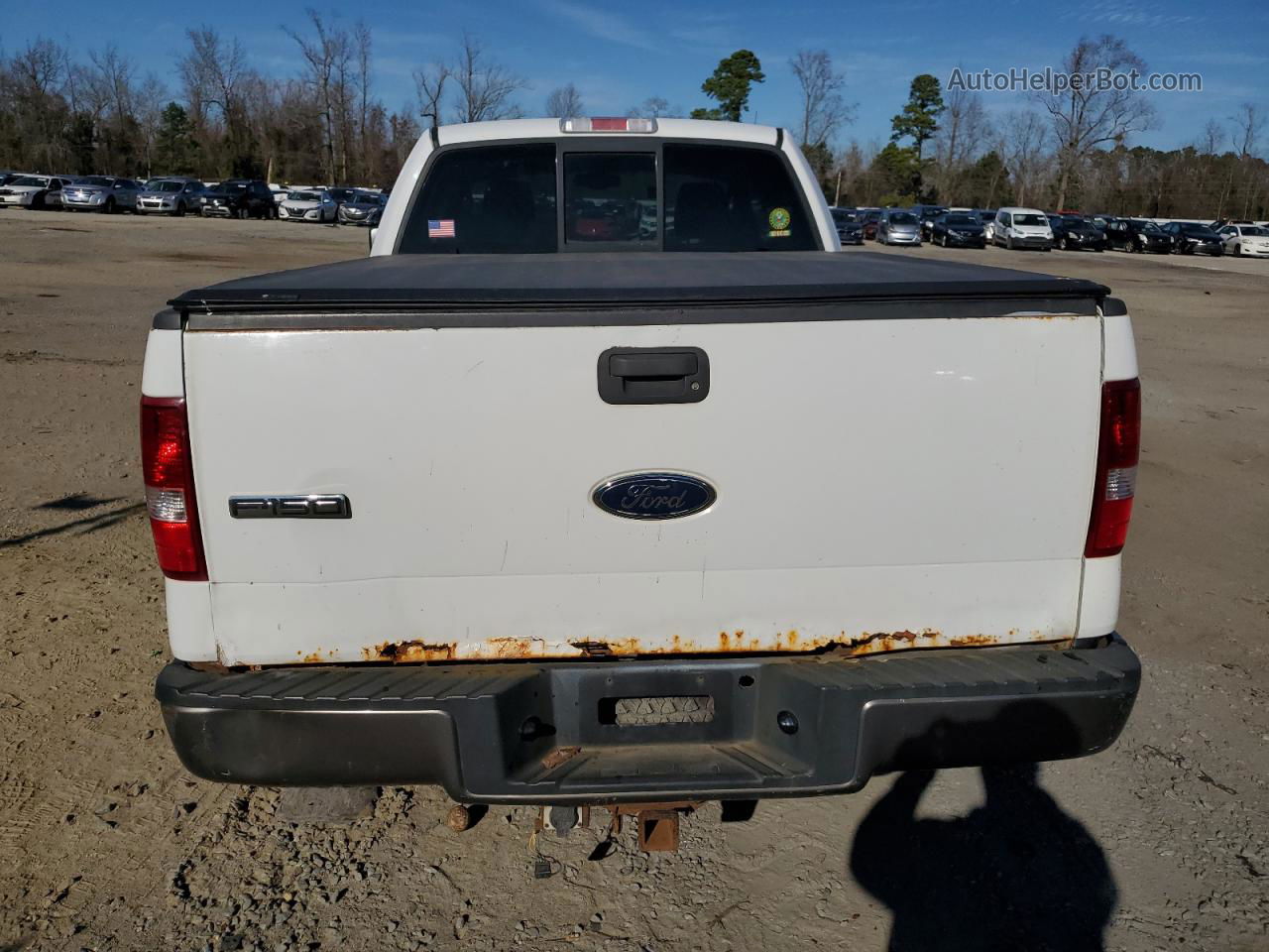 2005 Ford F150  White vin: 1FTPX14565NA88732