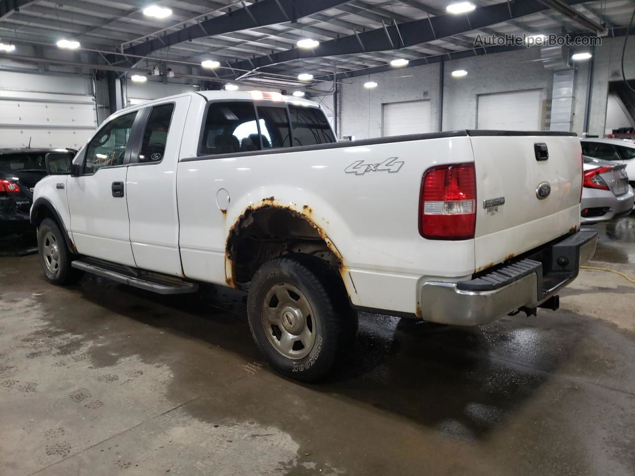 2005 Ford F150  White vin: 1FTPX14575FA89690