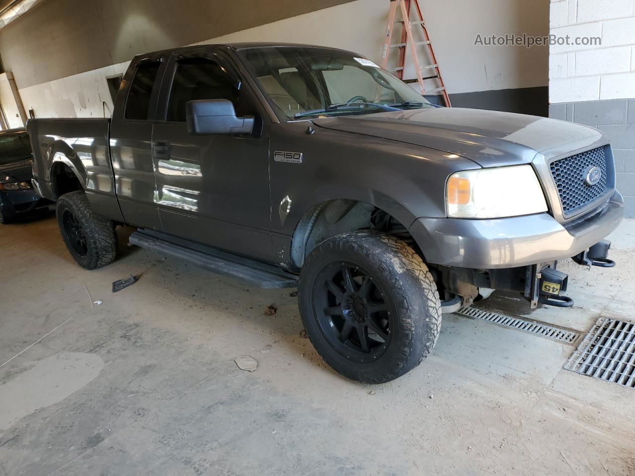 2005 Ford F150  Gray vin: 1FTPX14575NA79490