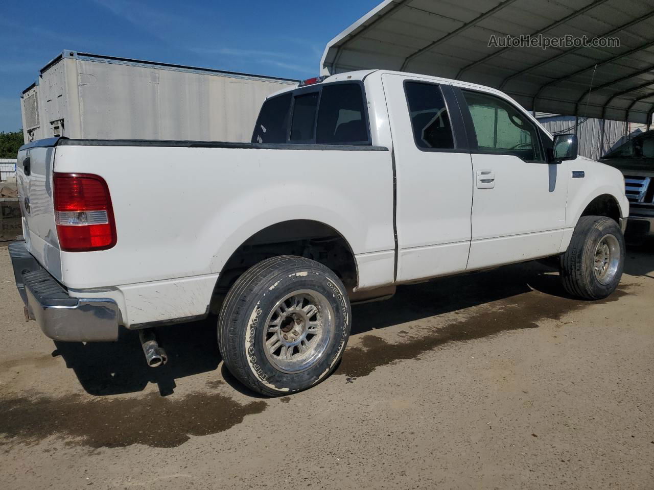 2005 Ford F150  White vin: 1FTPX145X5FA23893