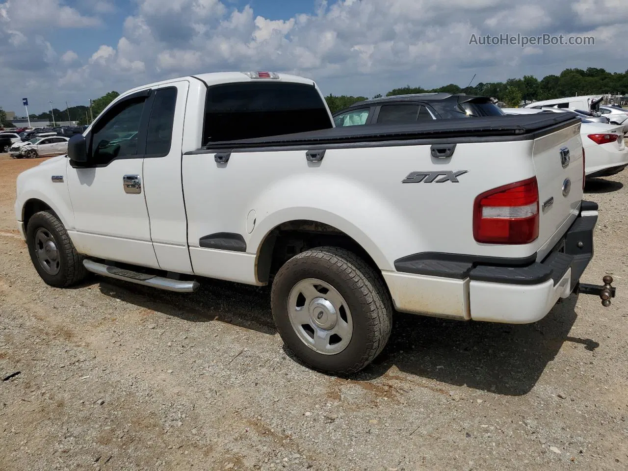 2005 Ford F150  White vin: 1FTRF02W05KC59395