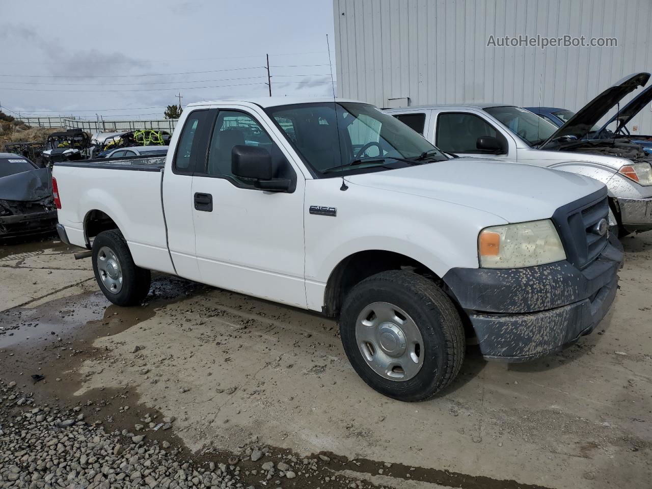 2005 Ford F150  White vin: 1FTRF12225NB68016