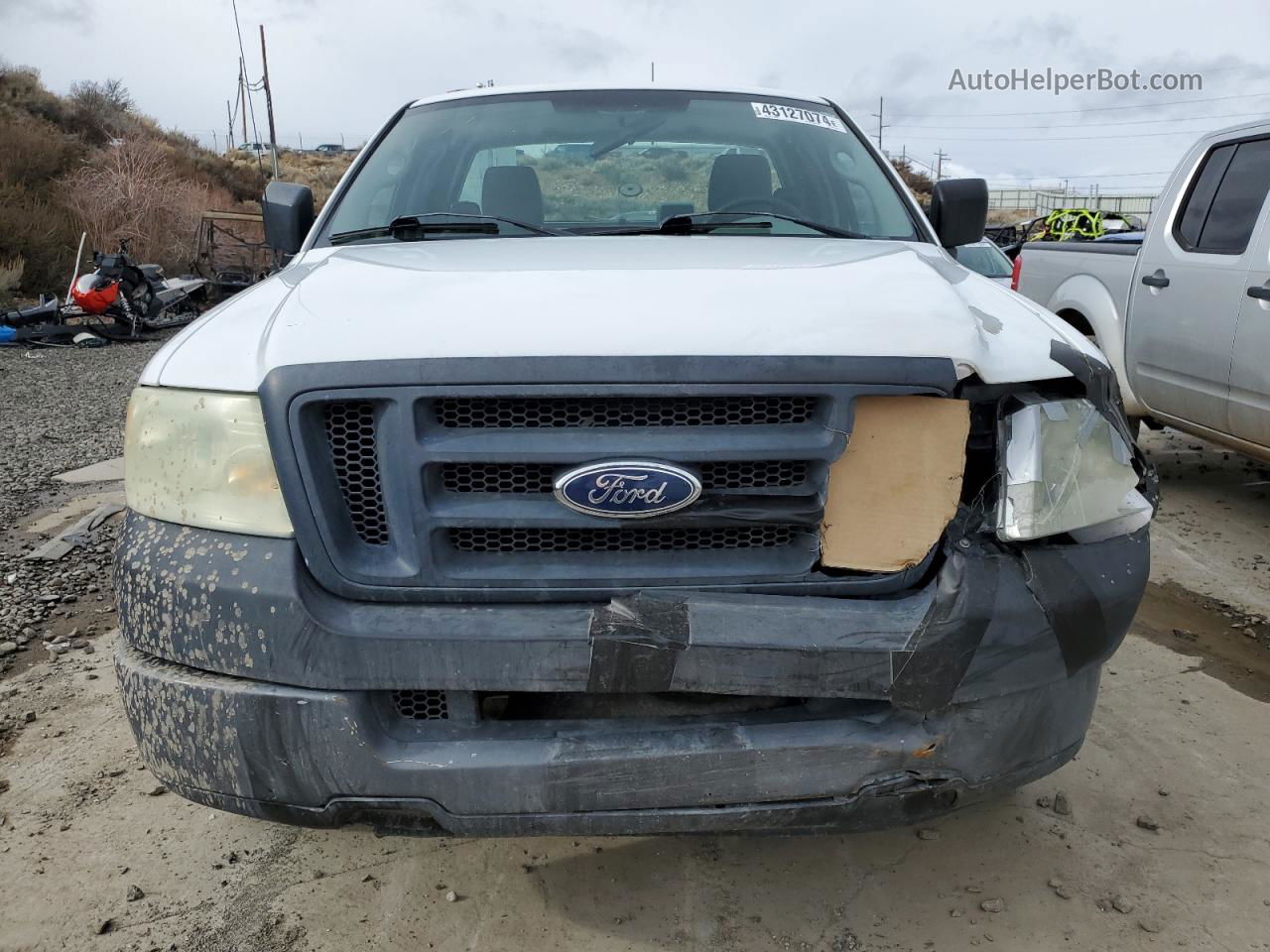 2005 Ford F150  White vin: 1FTRF12225NB68016