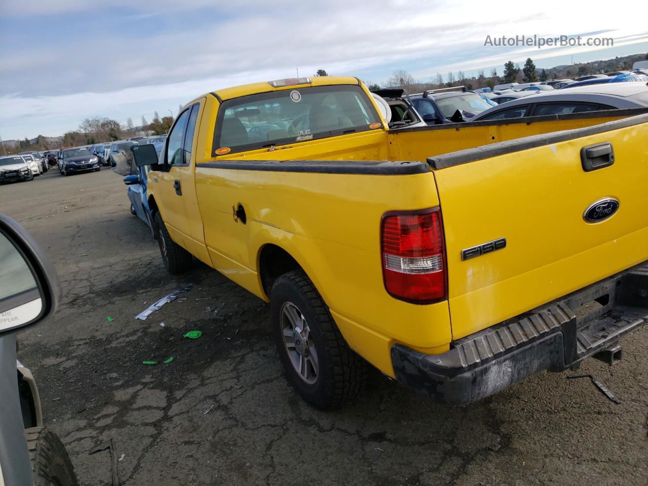 2005 Ford F150  Yellow vin: 1FTRF12235KF15709