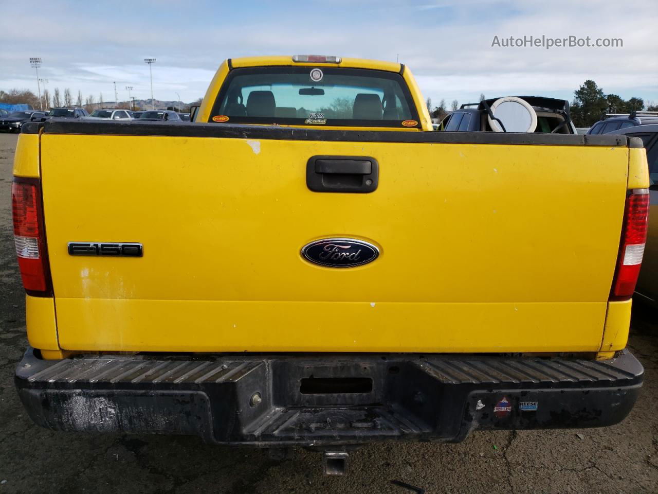 2005 Ford F150  Yellow vin: 1FTRF12235KF15709