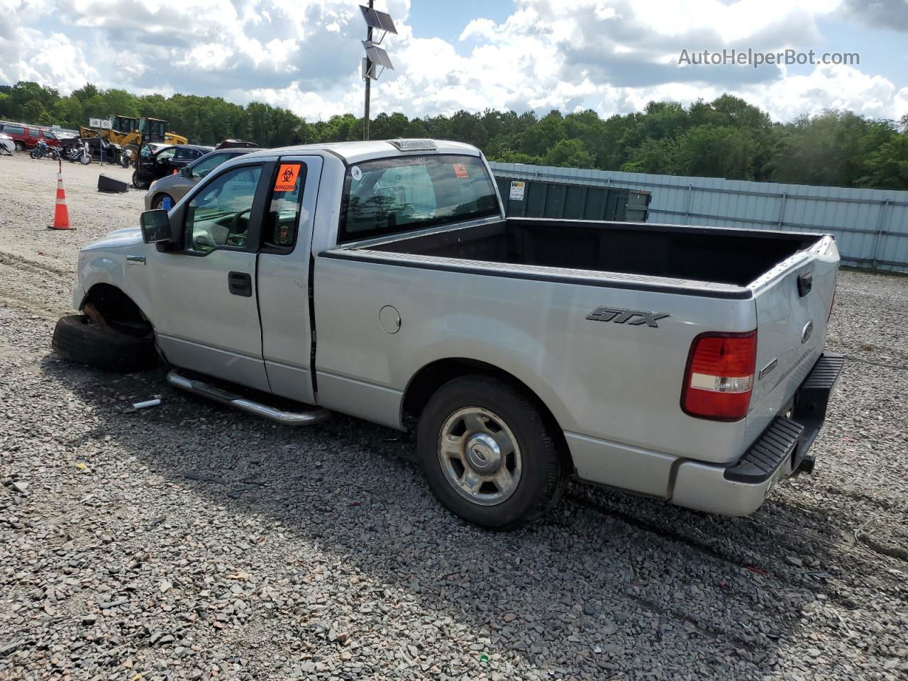 2005 Ford F150  Серебряный vin: 1FTRF12245KE43967