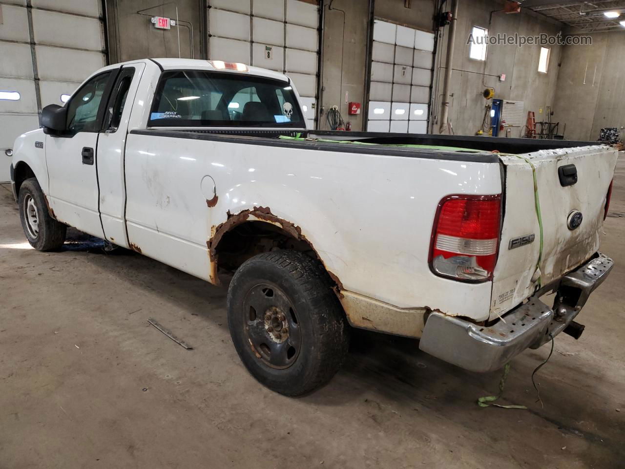 2005 Ford F150  White vin: 1FTRF12265NA49174