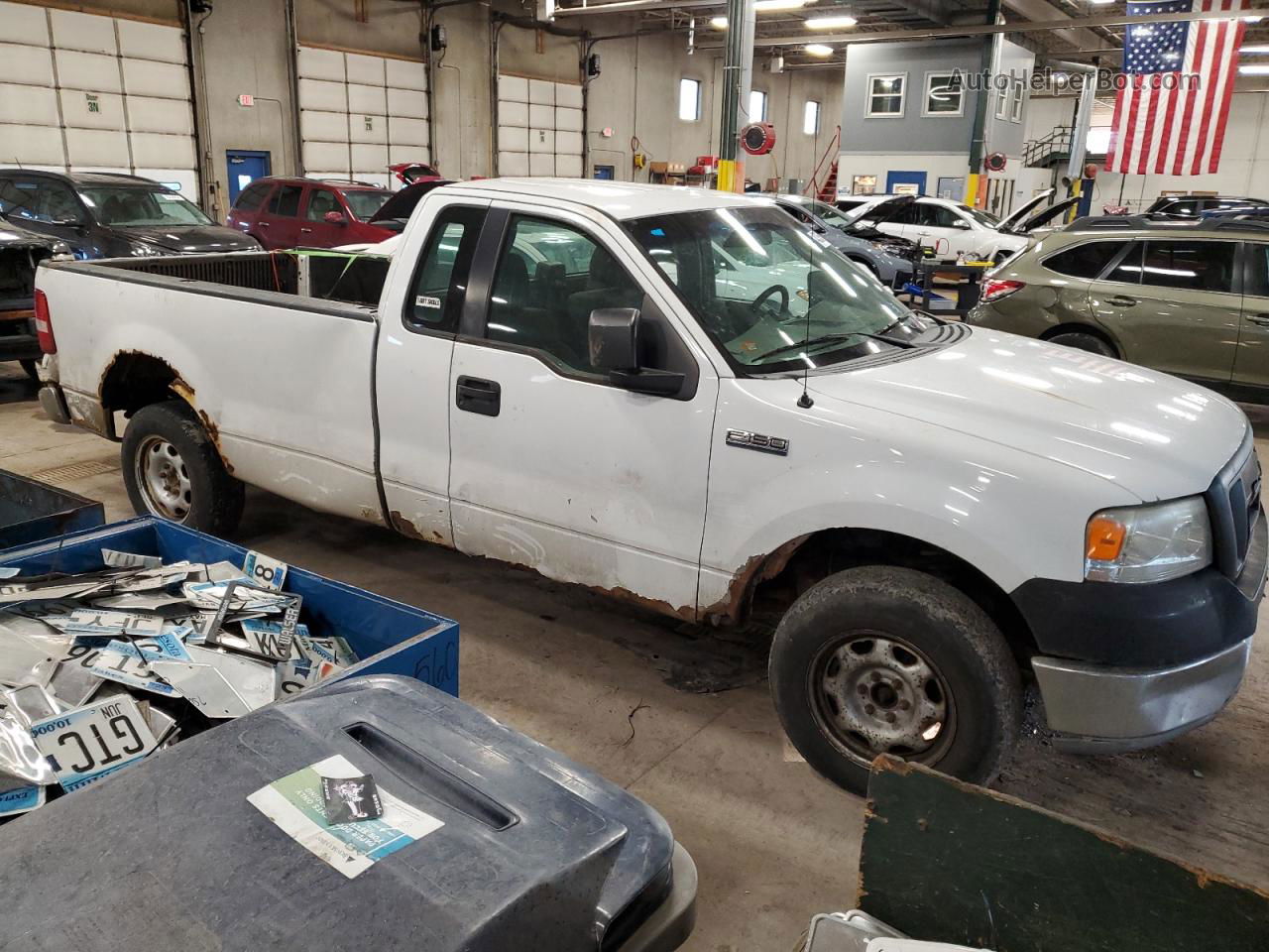 2005 Ford F150  White vin: 1FTRF12265NA49174