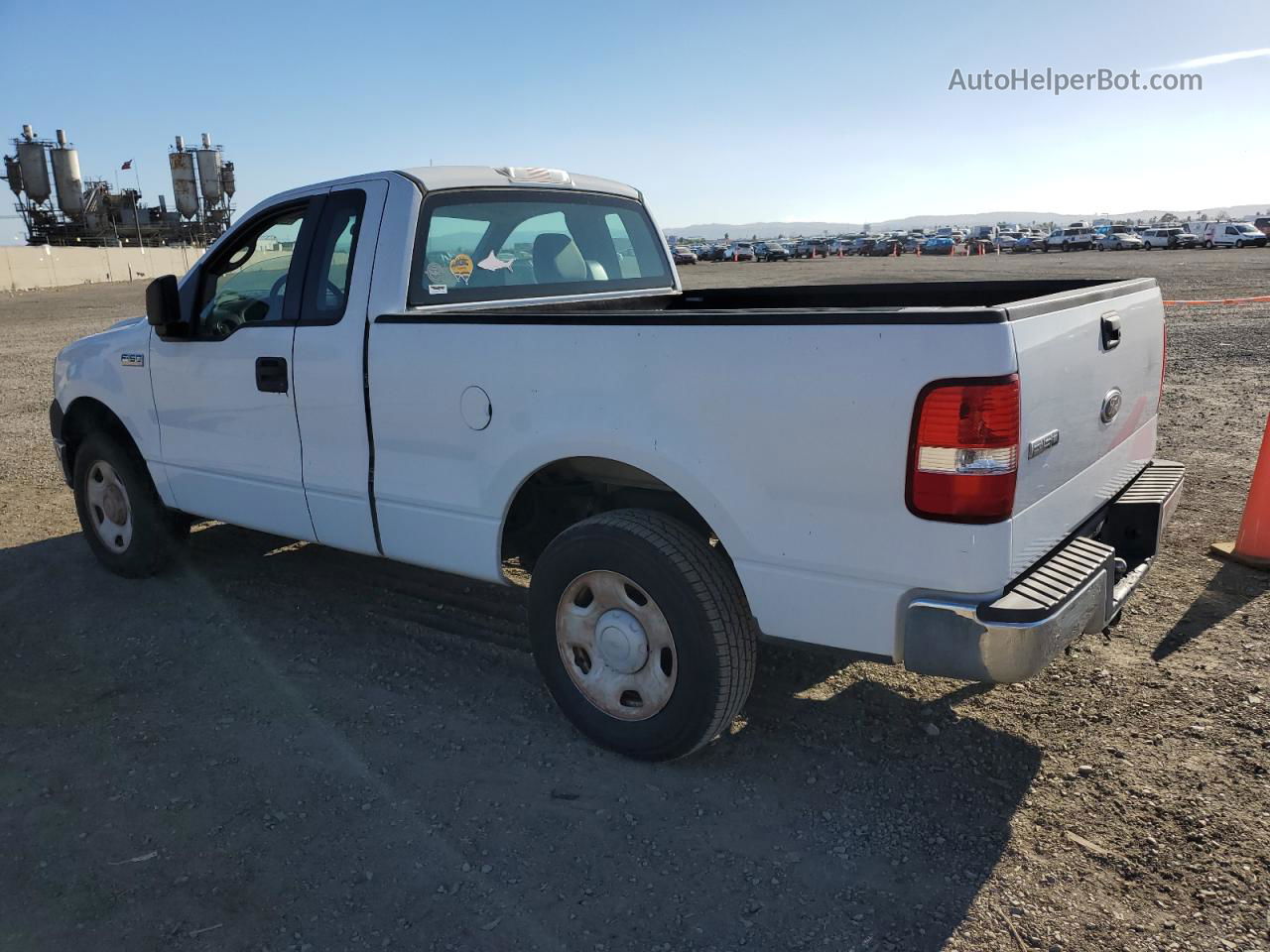 2005 Ford F150  White vin: 1FTRF12265NB97356