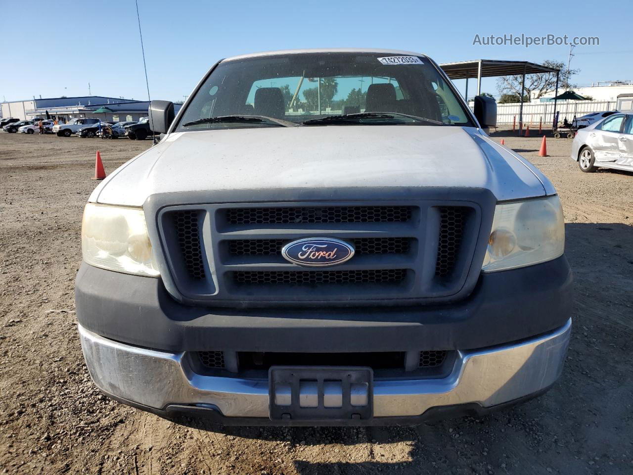 2005 Ford F150  White vin: 1FTRF12265NB97356