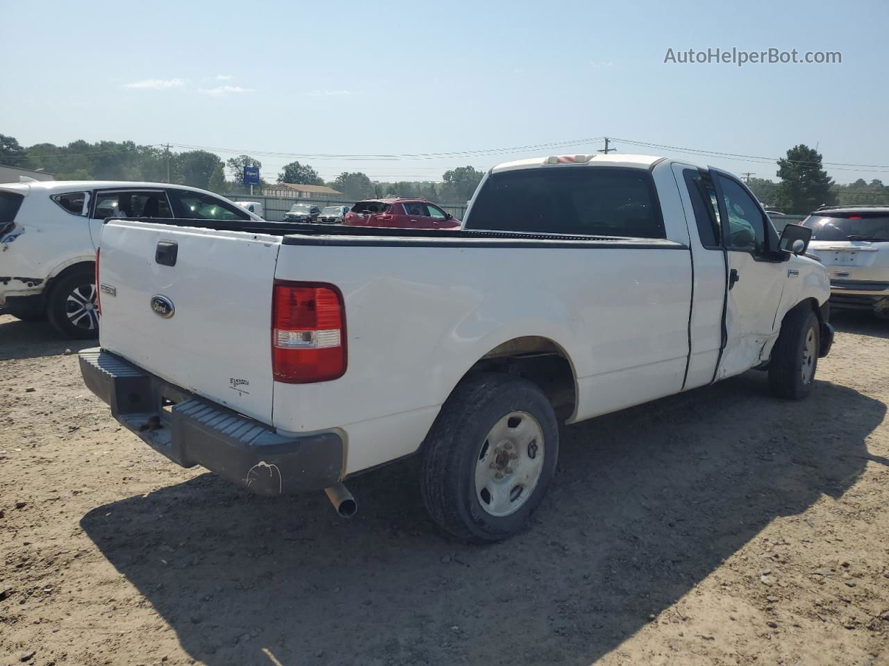 2005 Ford F150  White vin: 1FTRF12285KC13042