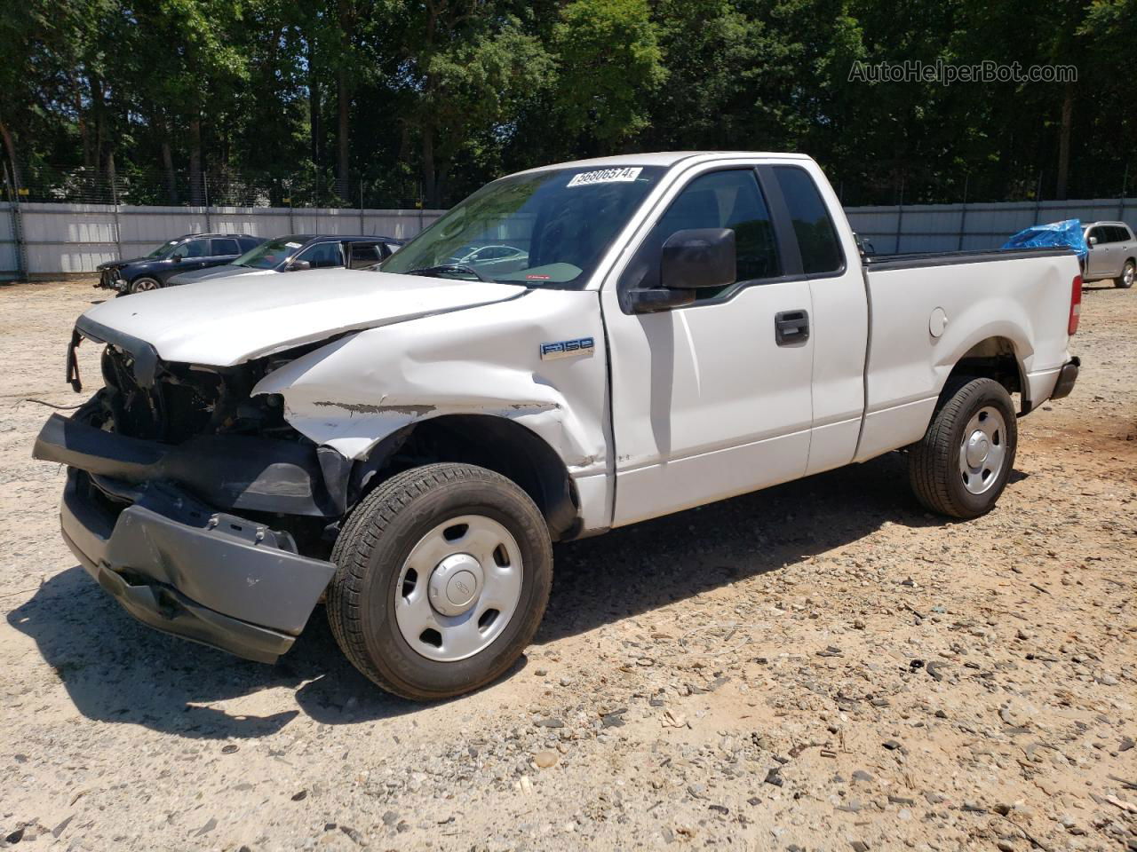 2005 Ford F150  White vin: 1FTRF12285KC57669