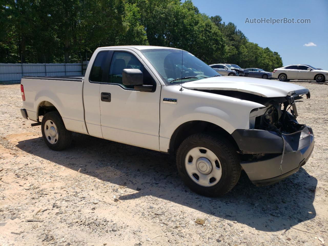 2005 Ford F150  White vin: 1FTRF12285KC57669