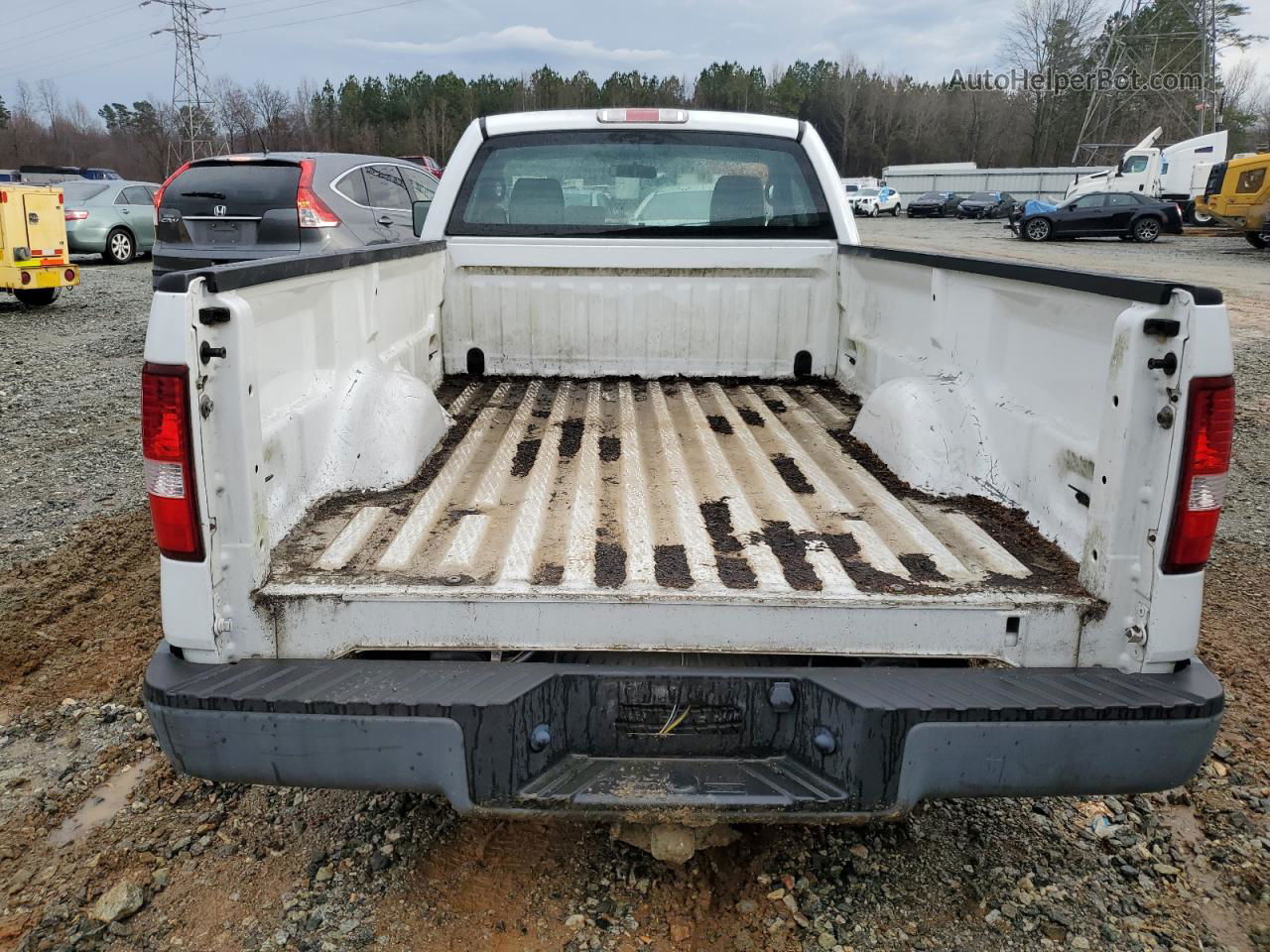 2005 Ford F150  White vin: 1FTRF122X5NC11307