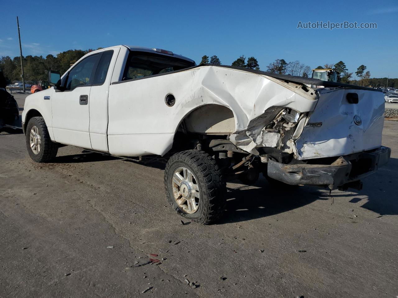 2005 Ford F150  White vin: 1FTRF12W15NB42056