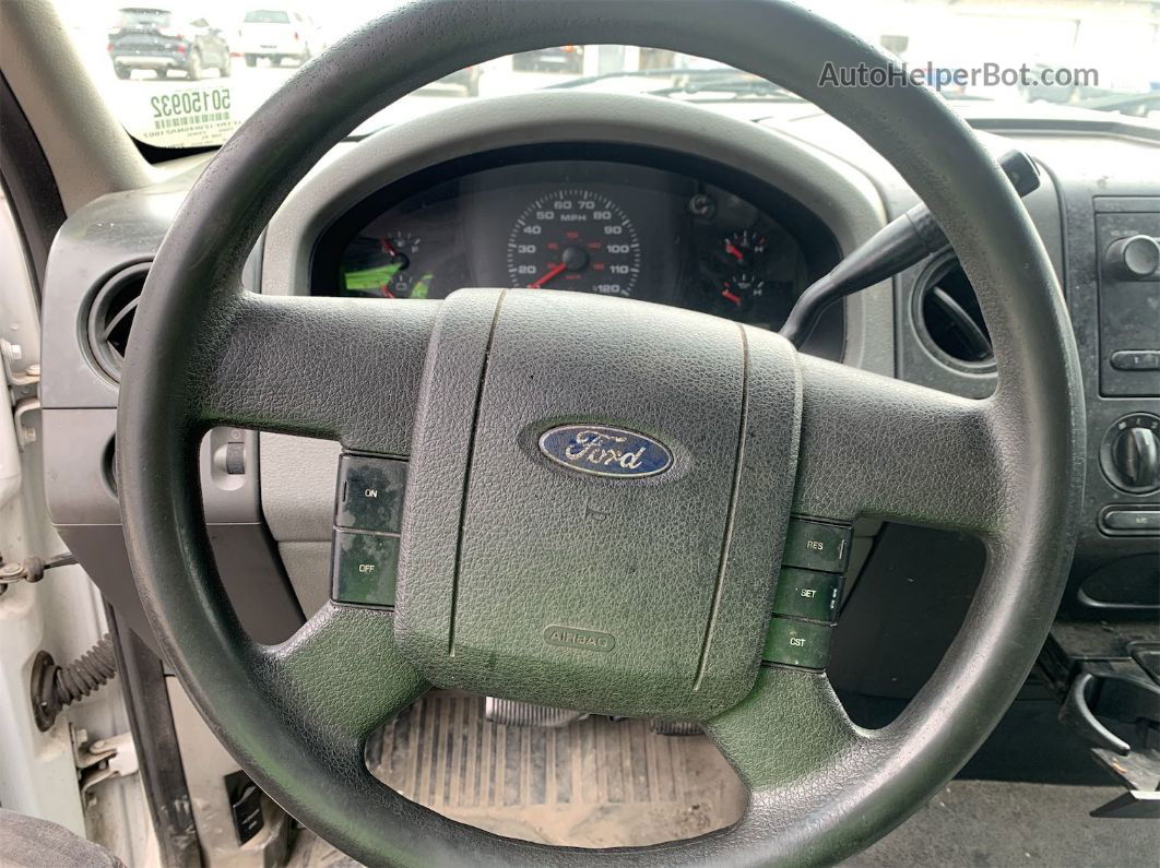 2005 Ford F150   White vin: 1FTRF12W45NA21067