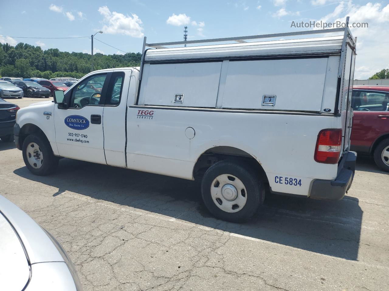 2005 Ford F150  White vin: 1FTRF12W45NA30884