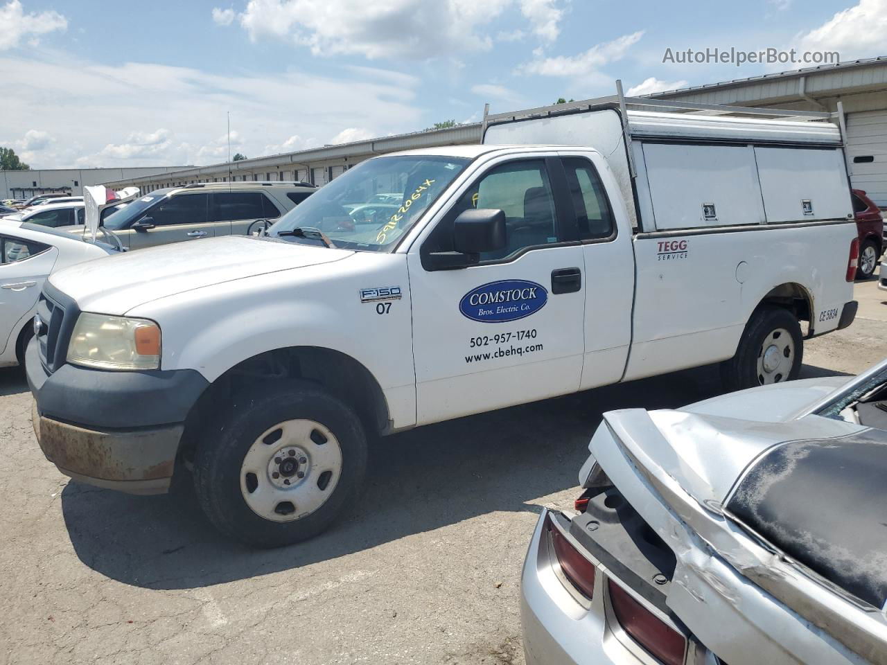 2005 Ford F150  White vin: 1FTRF12W45NA30884