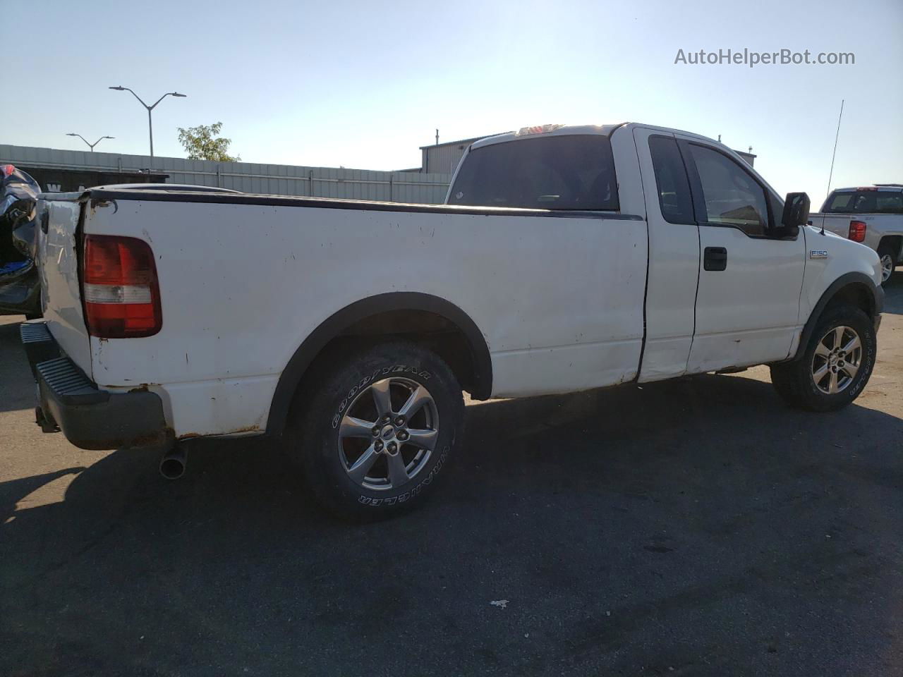 2005 Ford F150  White vin: 1FTRF12W65NA33737