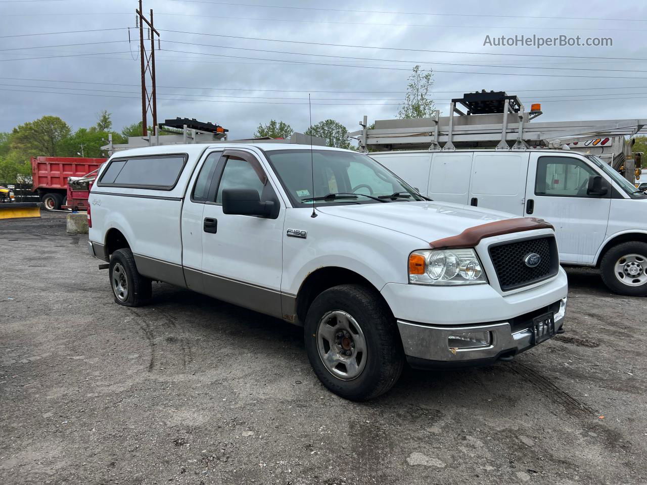 2005 Ford F150  White vin: 1FTRF14W15NB59310