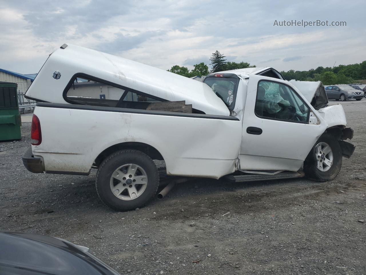 2001 Ford F150  White vin: 1FTRF17W41NB21642