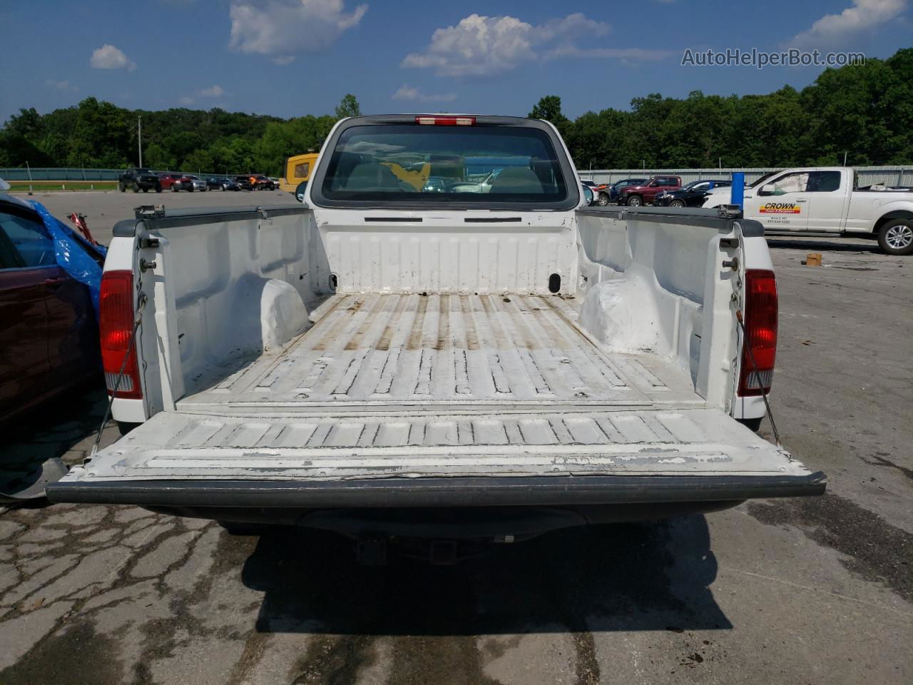 2003 Ford F150  Белый vin: 1FTRF18233NA88261