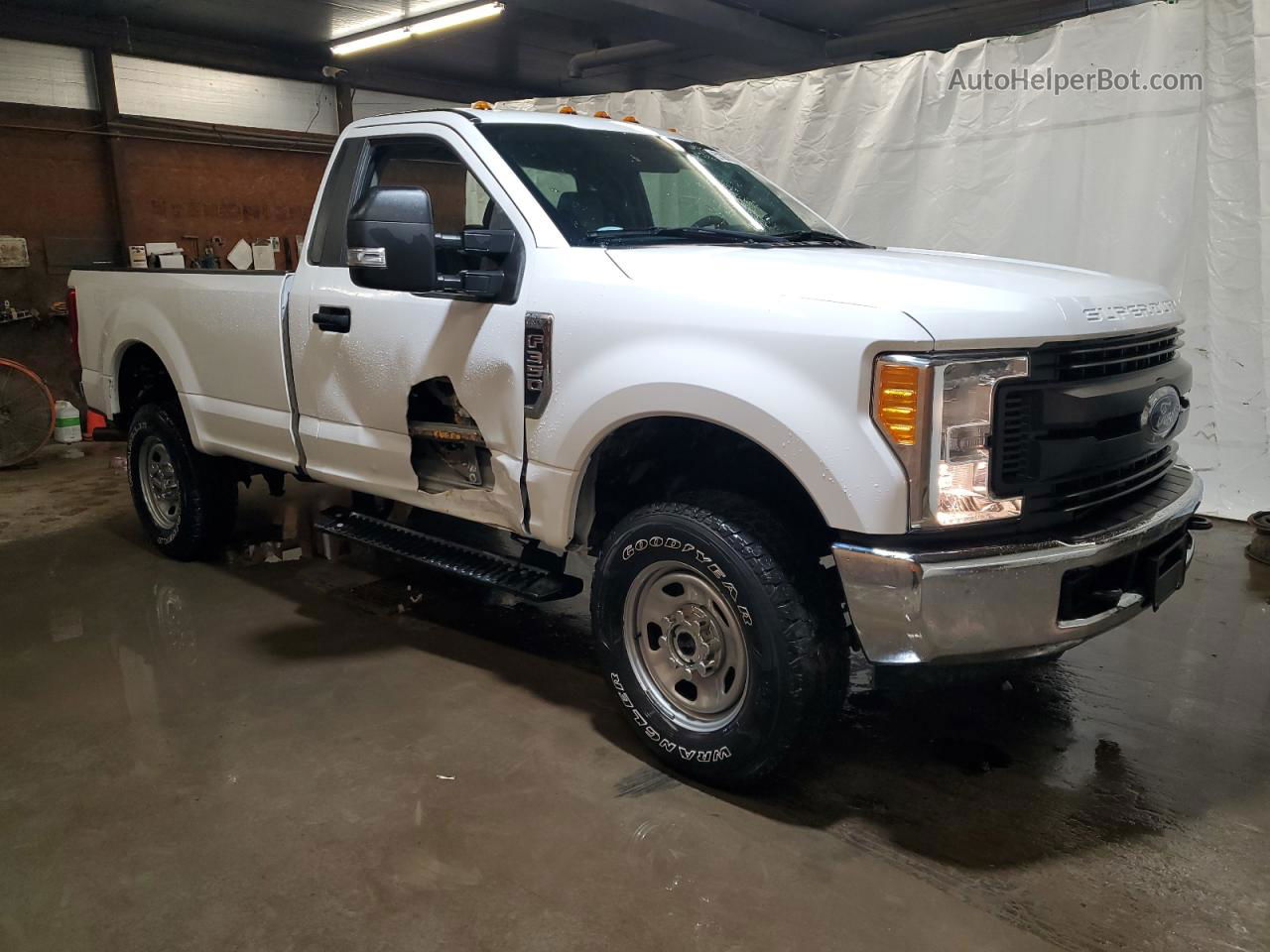 2017 Ford F350 Super Duty White vin: 1FTRF3B60HEC75262