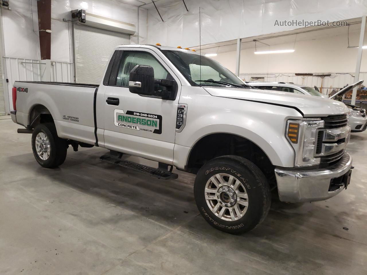 2019 Ford F350 Super Duty Серебряный vin: 1FTRF3B62KED24002