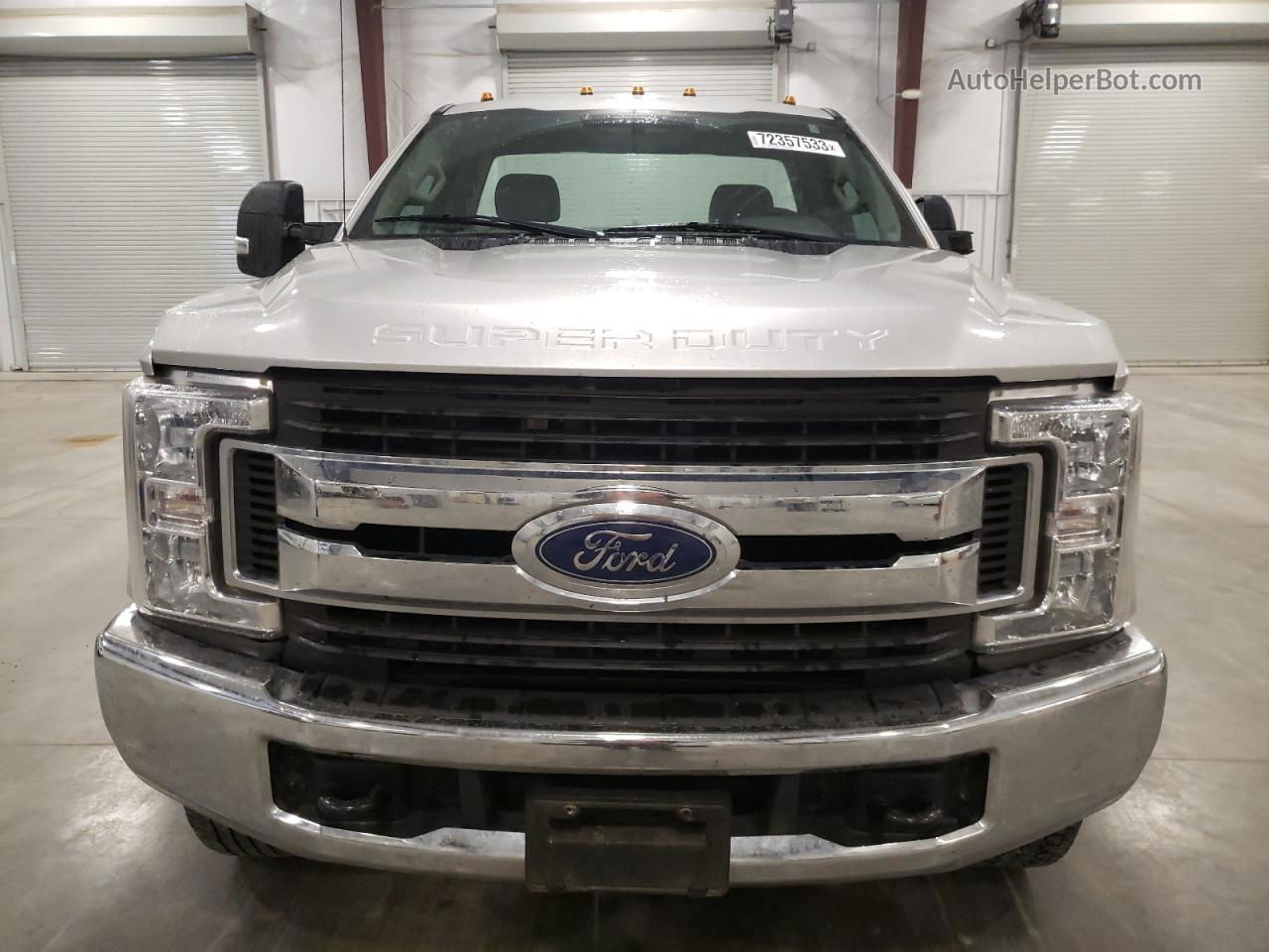 2019 Ford F350 Super Duty Серебряный vin: 1FTRF3B62KED24002