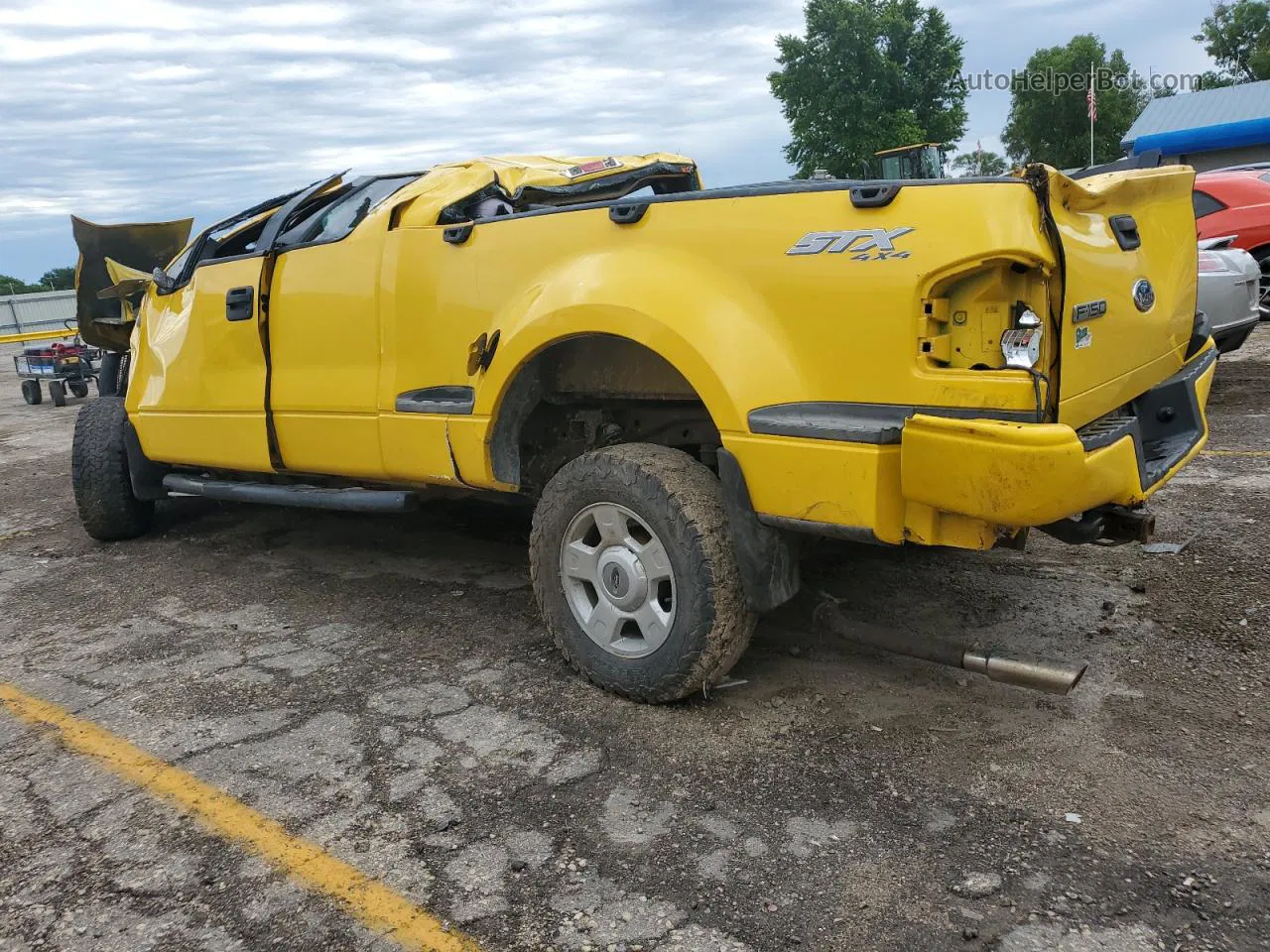 2004 Ford F150  Yellow vin: 1FTRX04W94KB13568